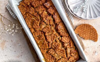 Stroopwafel (Caramel Waffle) Cake with Apple