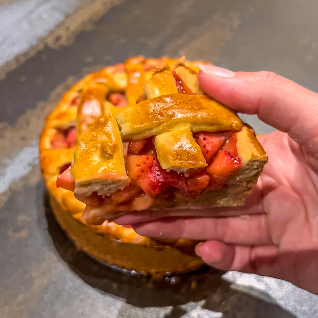 Strawberry_Rhubarb_Pie_Eva_Koper