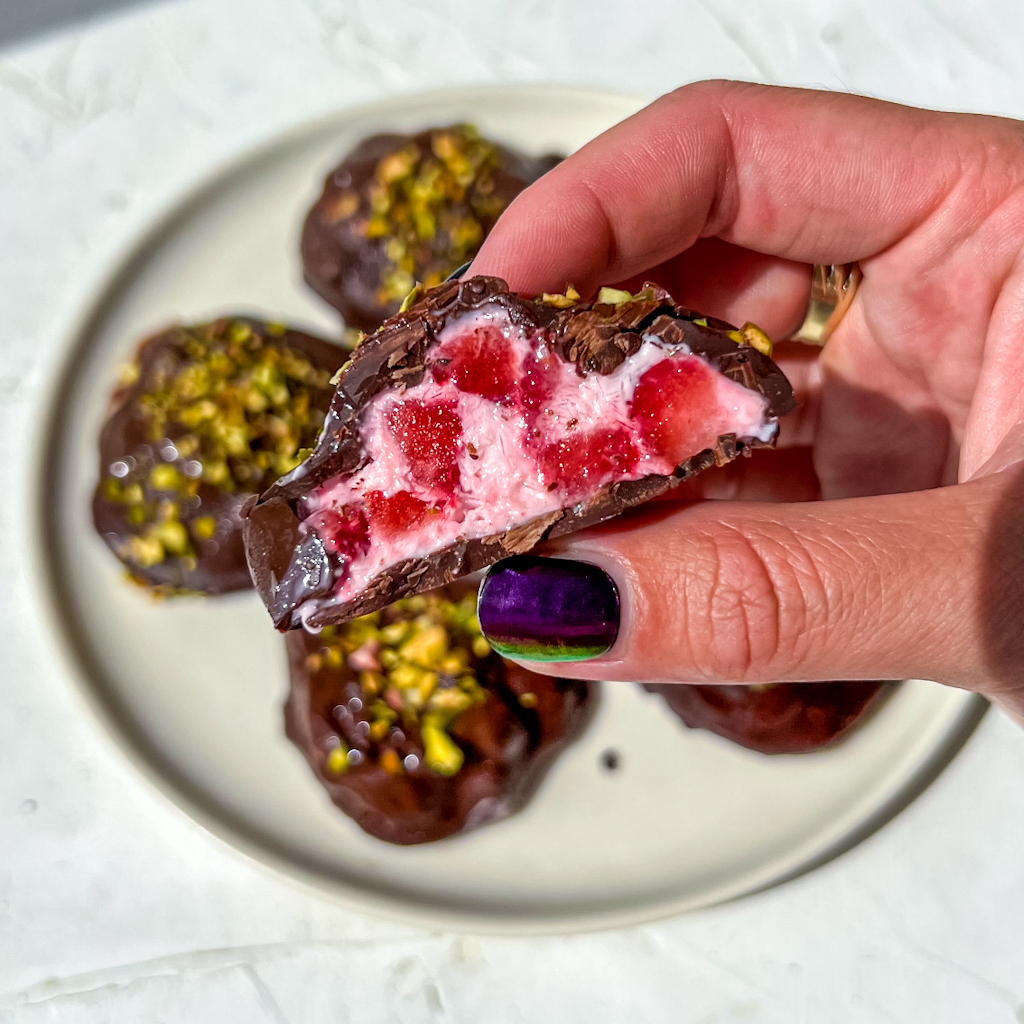 Strawberry Yoghurt Bites with Pistachio Eva Koper