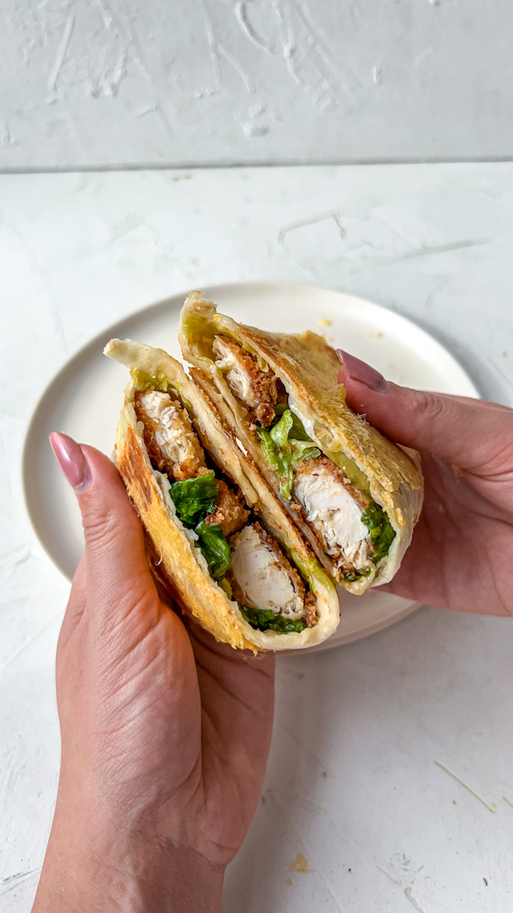 Krokante kip caesar wrap